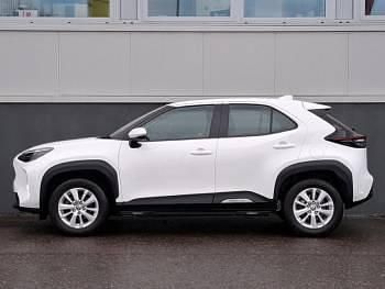 Used Toyota Yaris Hybrid 116 HP (85 kW) 2022 White Estate