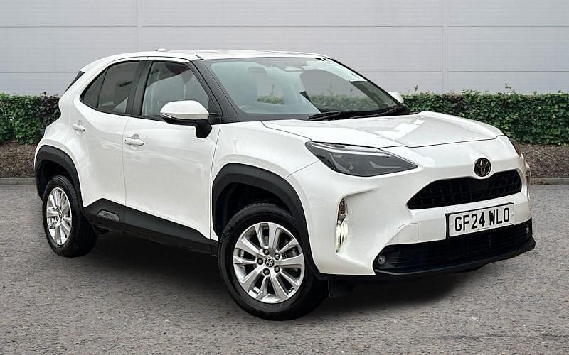 Used 2025 Toyota Yaris Hybrid Estate | £19,875 (Super price) - Image 1/4