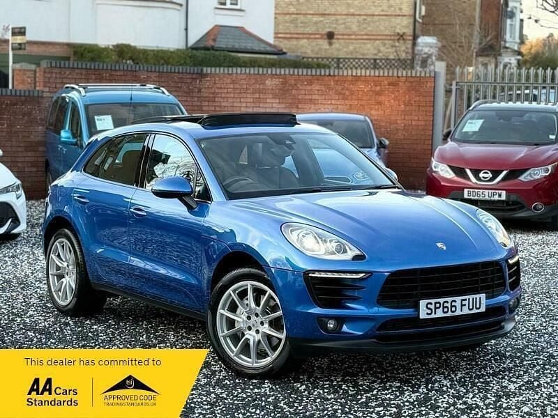 Blue Used 2016 Porsche Macan SUV | £18,490 (Good price) - Image 1/1