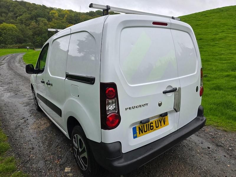 Used Peugeot Partner S 2016 White MPV