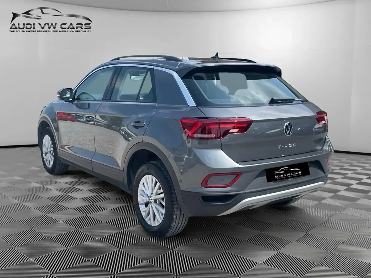 Used VW T-Roc Life 150 HP (110 kW) 2023 Grey SUV