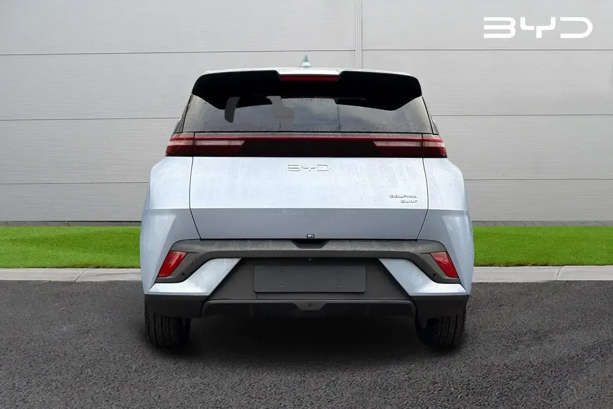 Nuevo BYD Dolphin Boost 64 kW (88 CV) 2025 Blanco Utilitario