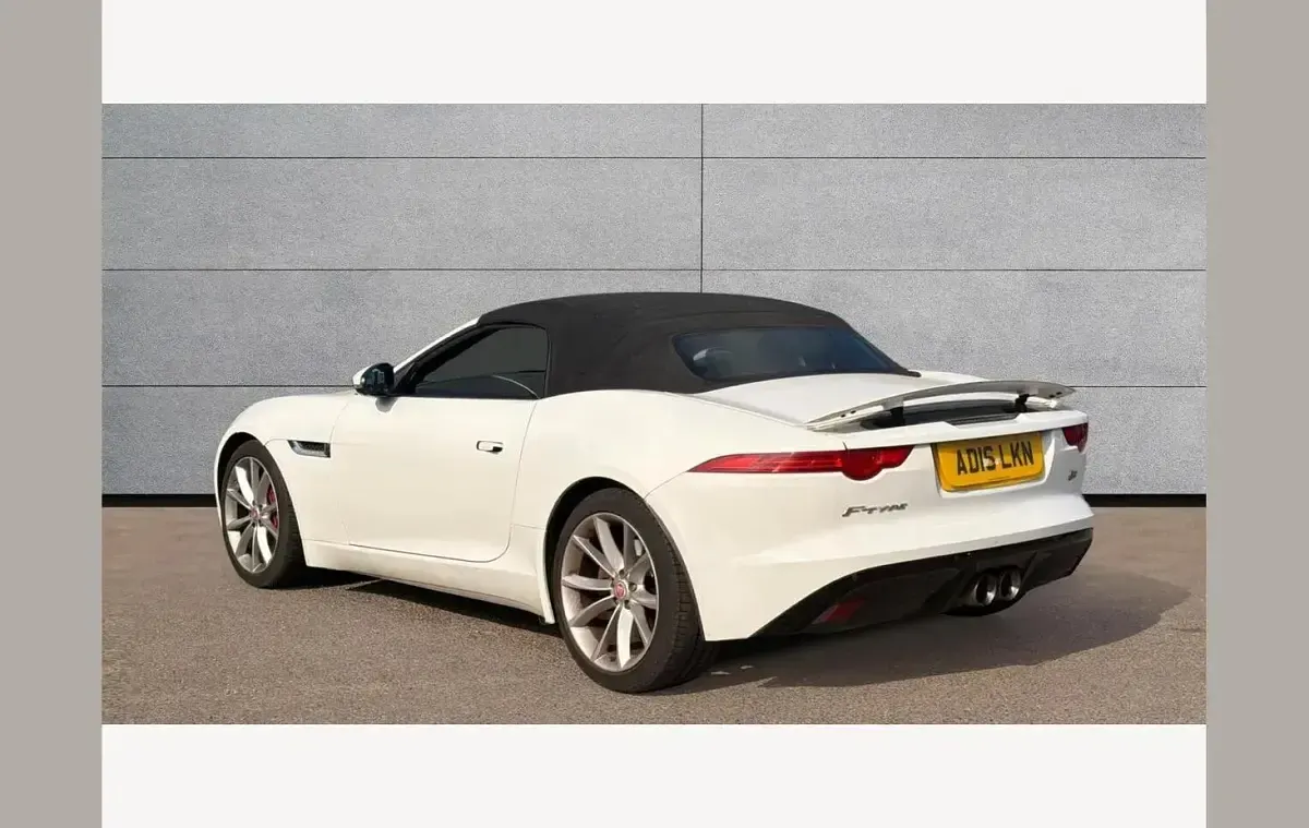 Used Jaguar F-Type S 380 HP (279 kW) 2016 White Cabriolet