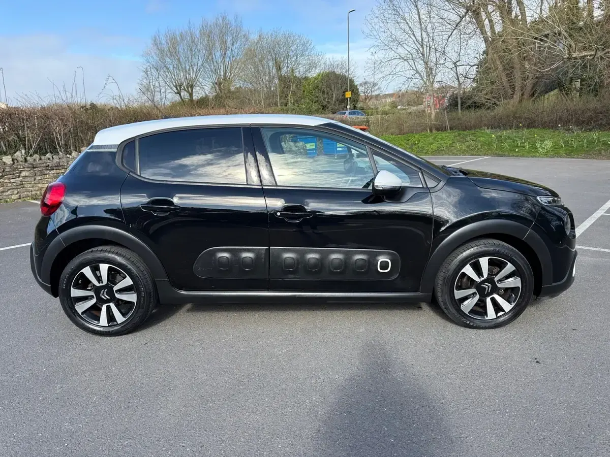 Used Citroën C3 Flair 100 HP (73 kW) 2017 Black Hatchback