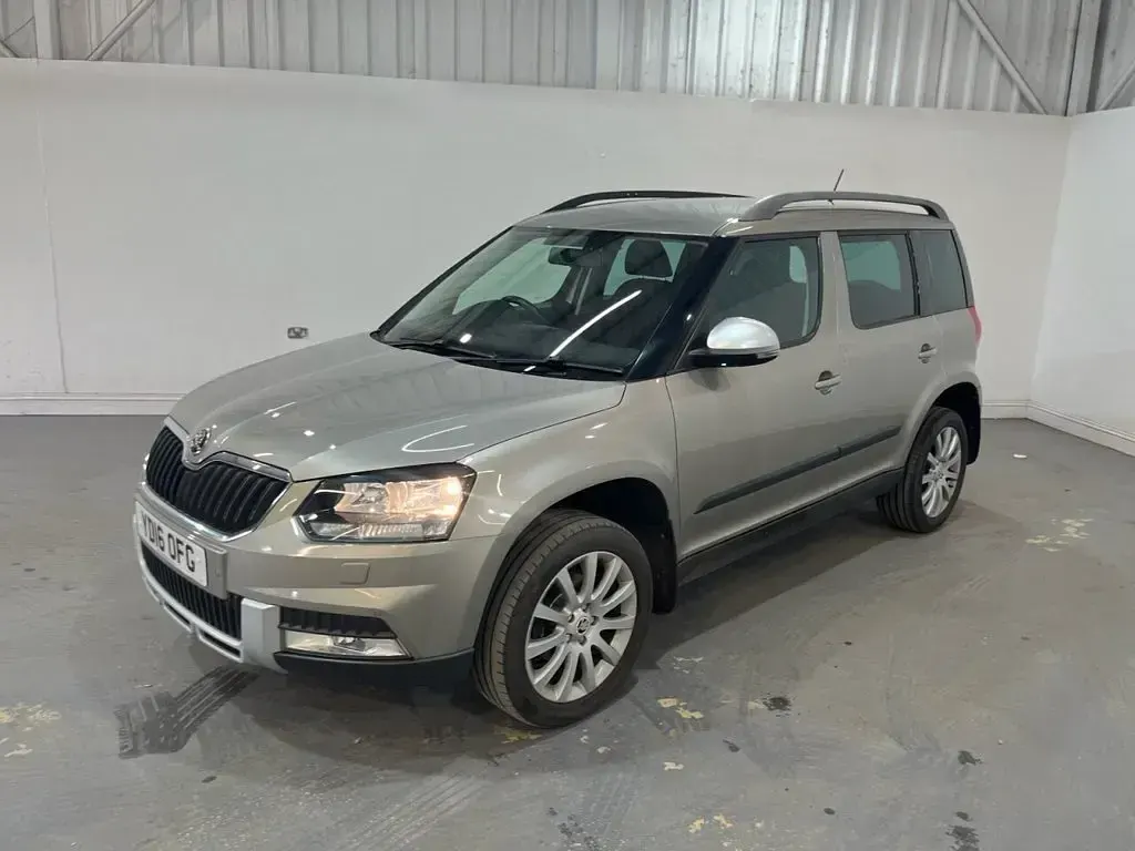 Used Skoda Yeti SE 110 HP (80 kW) 2016 Beige SUV
