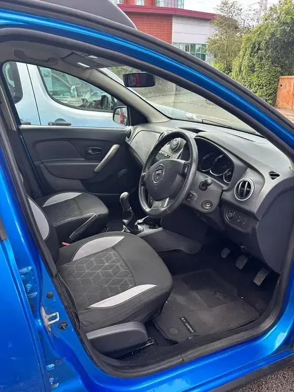Used Dacia Sandero Lauréate 2014 Blue Hatchback