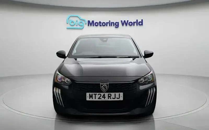 Used Peugeot 208 Allure 101 HP (74 kW) 2024 Black Hatchback