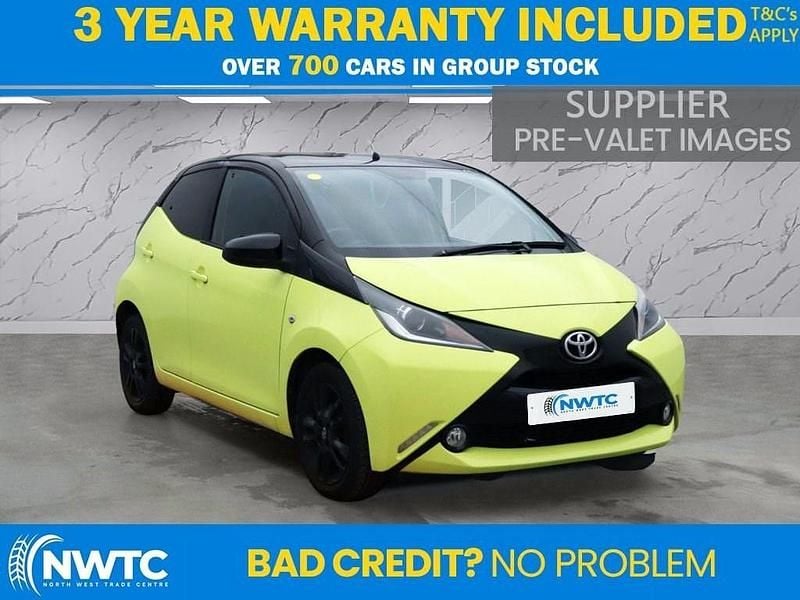Used Toyota Aygo X-cite 68 HP (50 kW) 2017 Yellow Hatchback