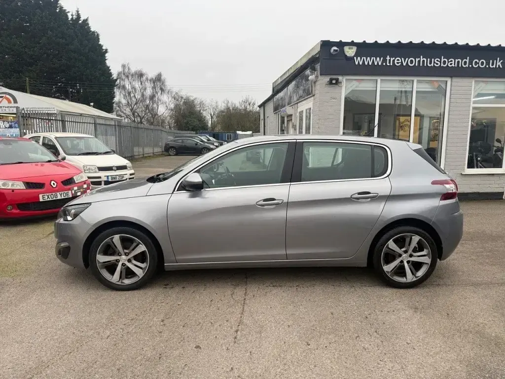 Second-hand Peugeot 308 Allure 130 CP (95 kW) 2015 Gri Hatchback