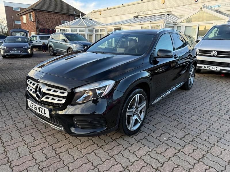 Used Mercedes GLA200 AMG line 136 HP (100 kW) 2019 Black SUV