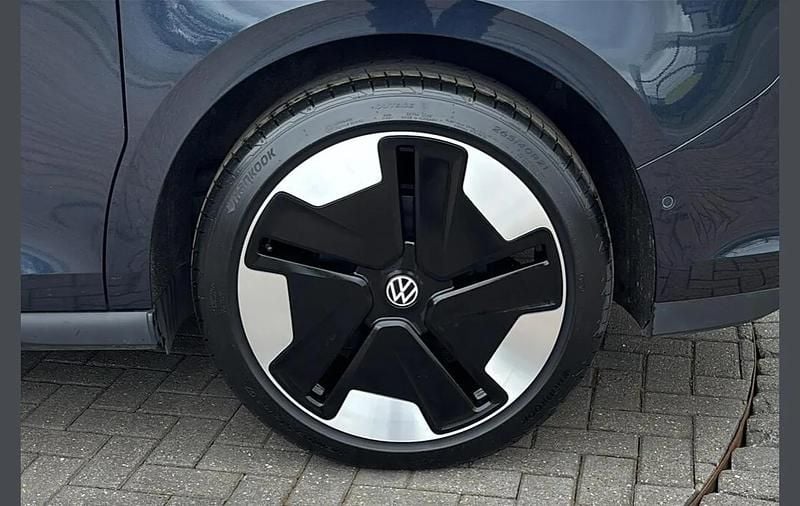 Usado VW ID. Buzz Pro 150 kW (204 HP) 2023 Branco Monovolume