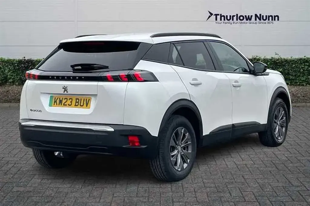 Used Peugeot e-2008 Active+ 100 kW (136 HP) 2023 SUV