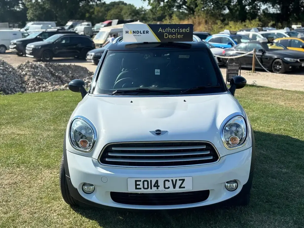 Used Mini Cooper 2014 White Hatchback