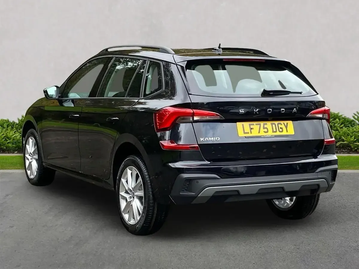 Used Skoda Kamiq SE 70 HP (51 kW) 2025 Black SUV