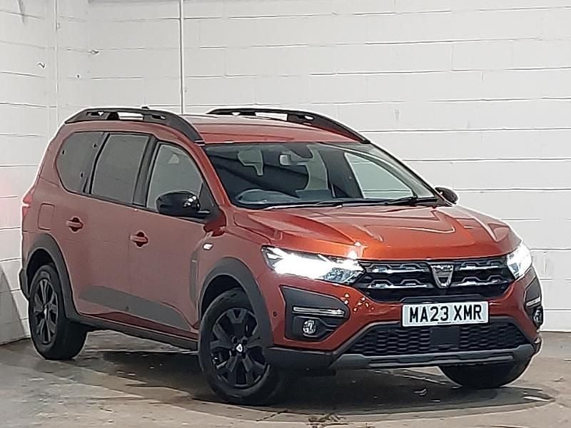 Used Dacia Jogger Extreme 109 HP (80 kW) 2023 Brown MPV