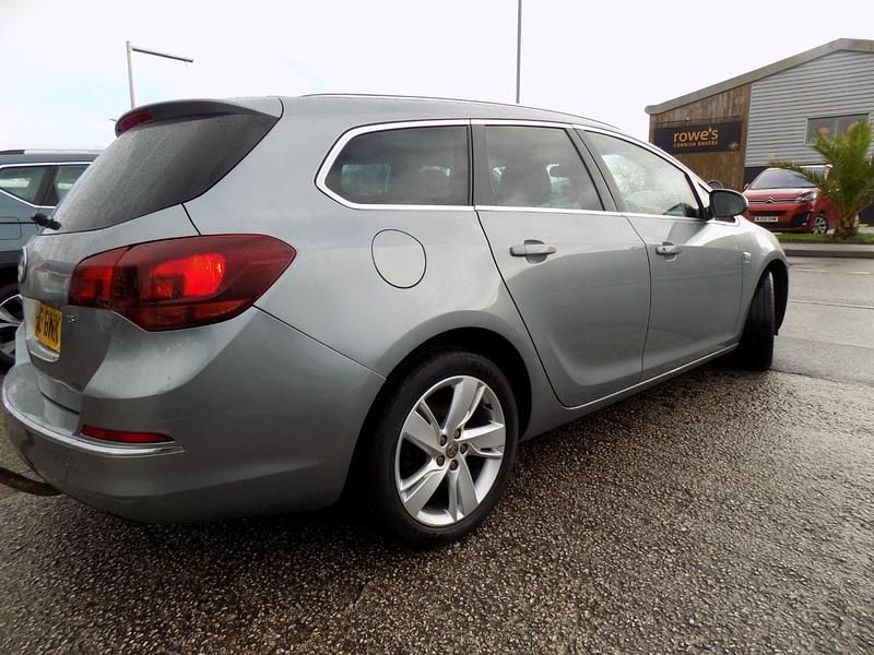 Used Vauxhall Astra SRi 2013 Silver Estate