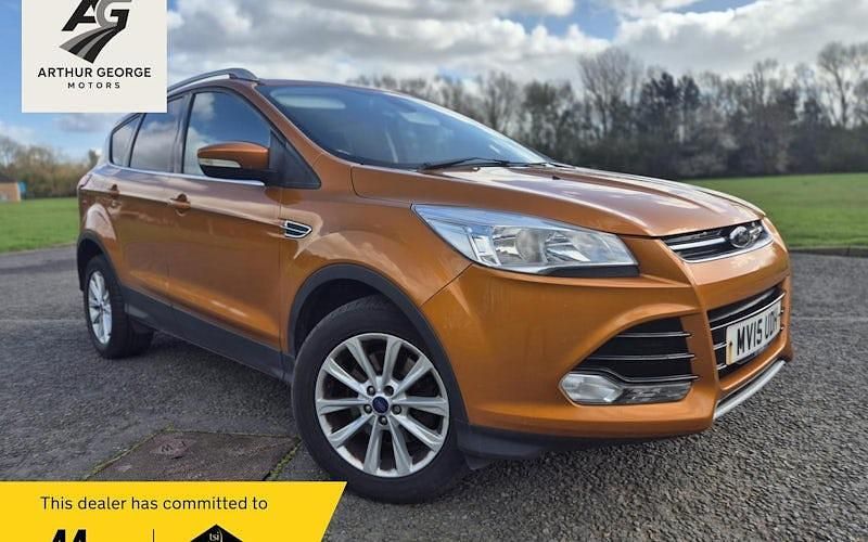 Usado Ford Kuga Titanium 150 HP (110 kW) 2016 SUV