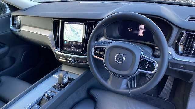 New Volvo V60 Plus 197 HP (144 kW) 2025 Black Estate