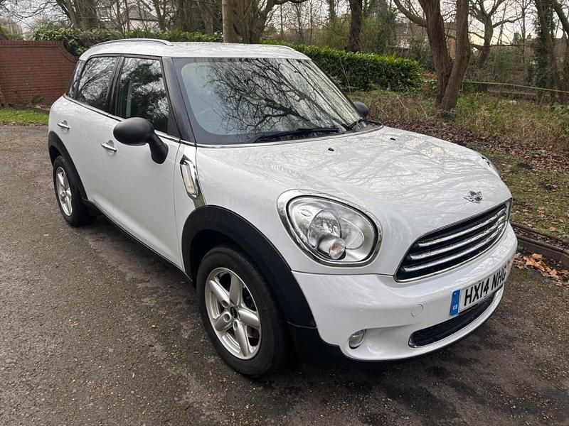 White Used 2014 Mini ONE Hatchback | £4,995 (Fair price) - Image 1/4