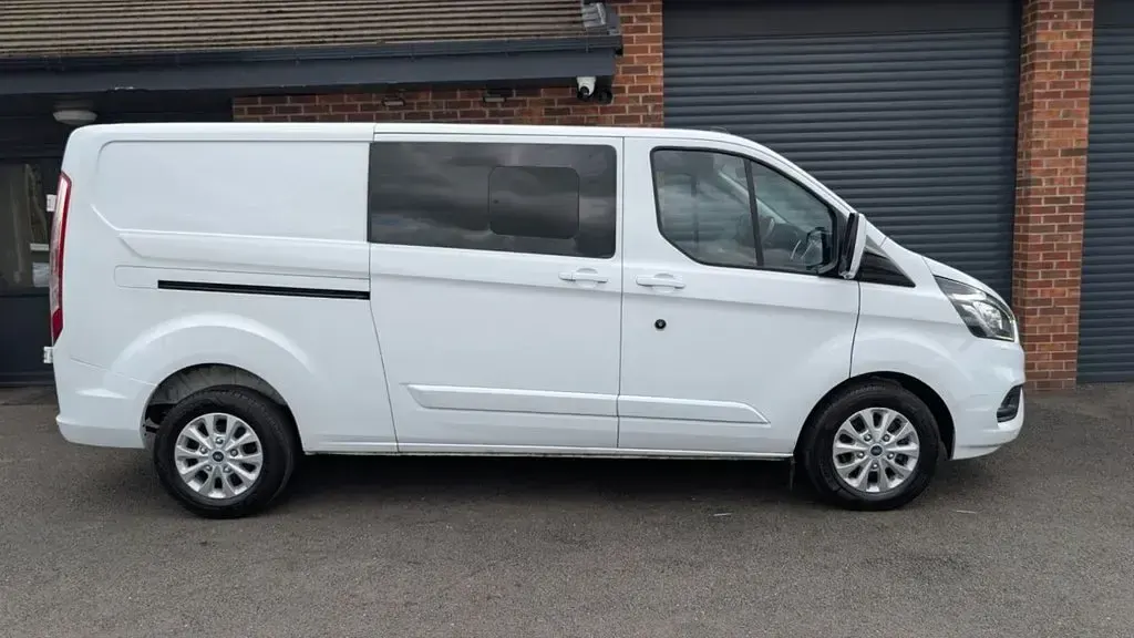 Used Ford Transit Custom Limited 170 HP (125 kW) 2023 White Van