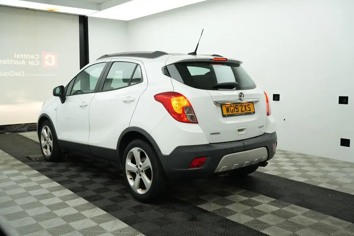 Used Vauxhall Mokka 140 HP (102 kW) 2015 White SUV