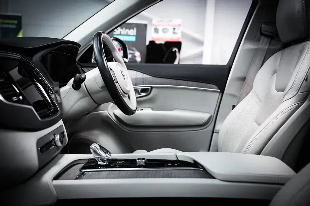 Used Volvo XC90 Plus 235 HP (172 kW) 2022 Grey SUV