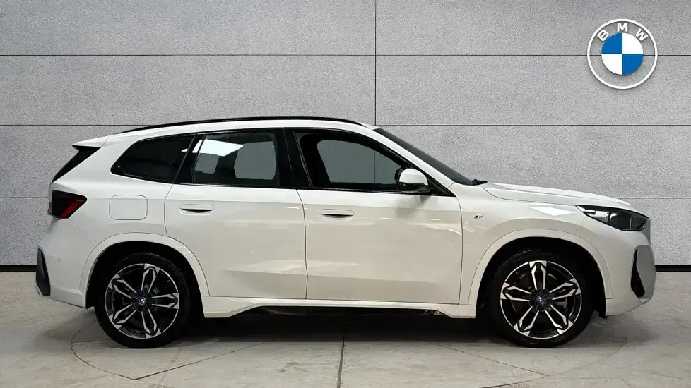 Begagnad BMW iX1 M Sport 227 kW (309 HK) 2023 Vit SUV
