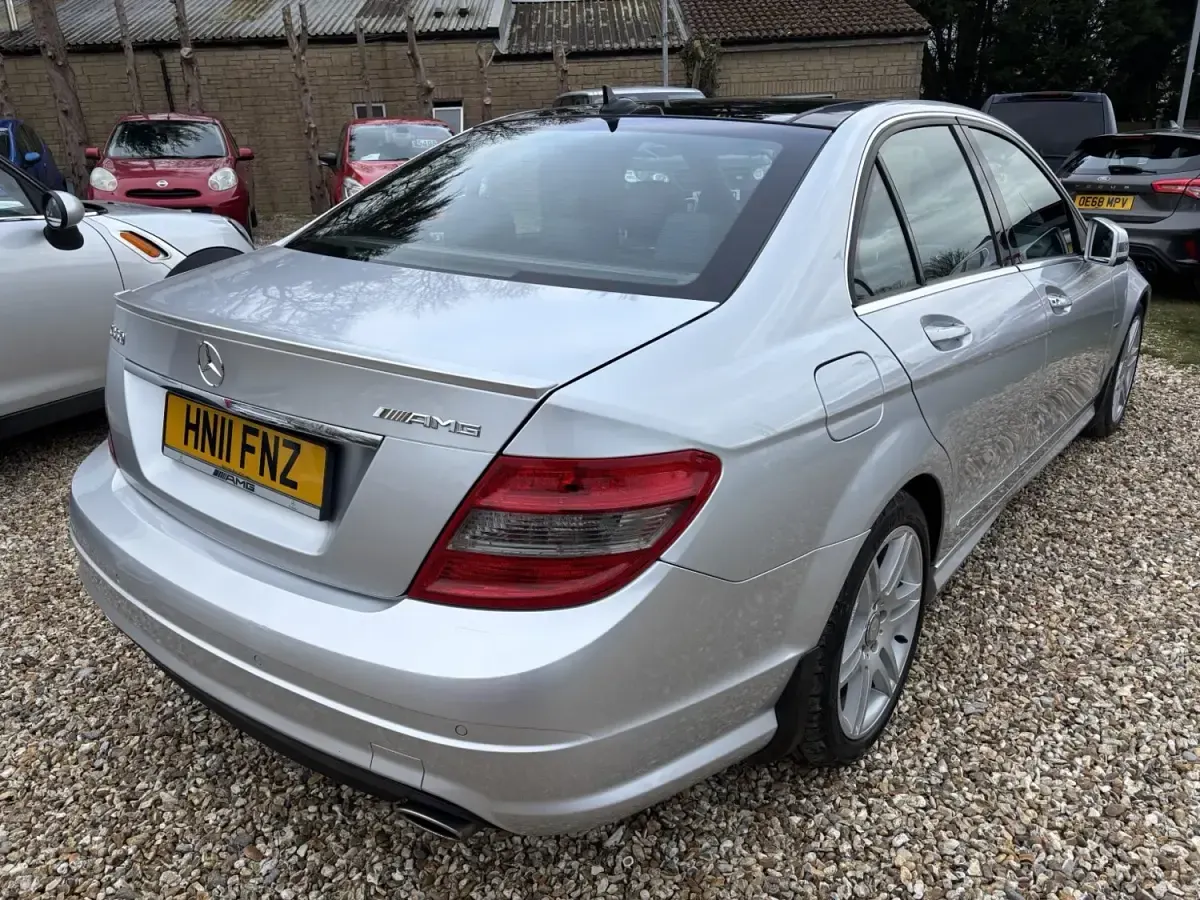 Begagnad Mercedes C350 2011 Silver Sedan