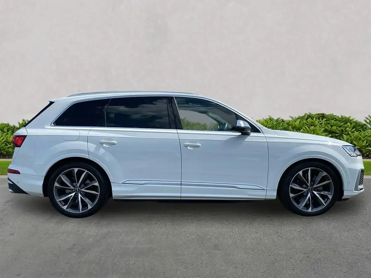 Used Audi Q7 Advanced 507 HP (372 kW) 2023 White SUV