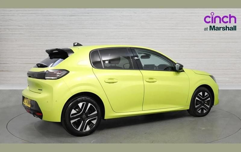 Used Peugeot 208 Allure 101 HP (74 kW) 2024 Yellow Hatchback