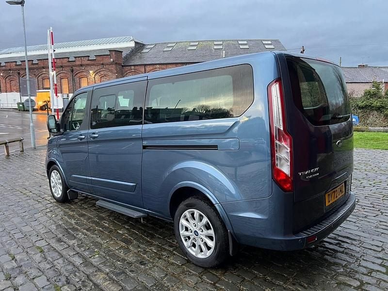 Used Ford Tourneo Titanium 130 HP (95 kW) 2022 Blue MPV