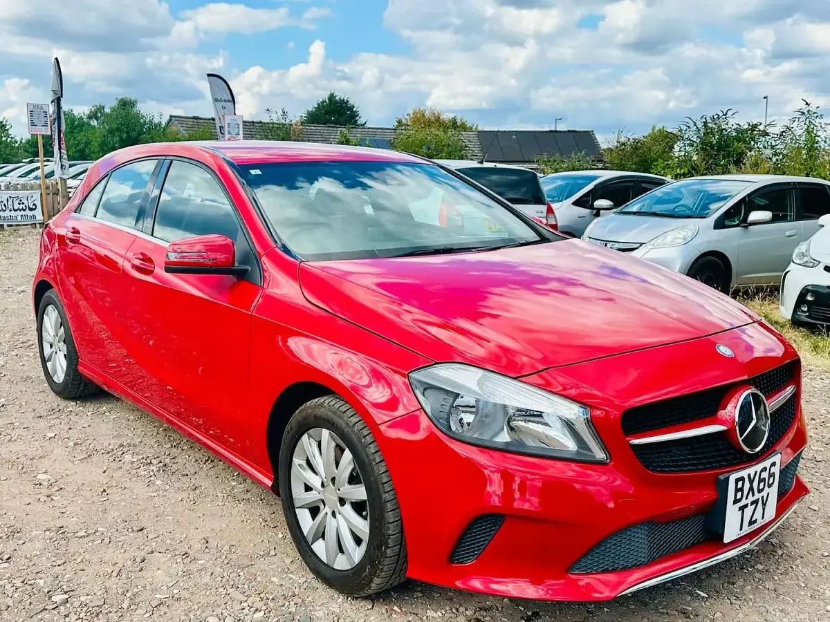 Used Mercedes A180 Executive 122 HP (89 kW) 2017 Red Hatchback