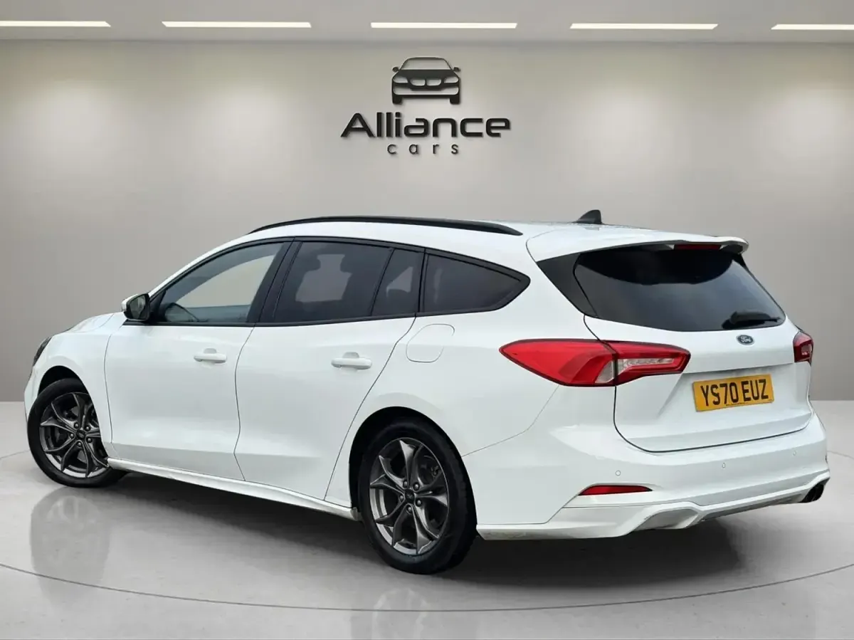 Used Ford Focus ST-Line 150 HP (110 kW) 2021 White Estate