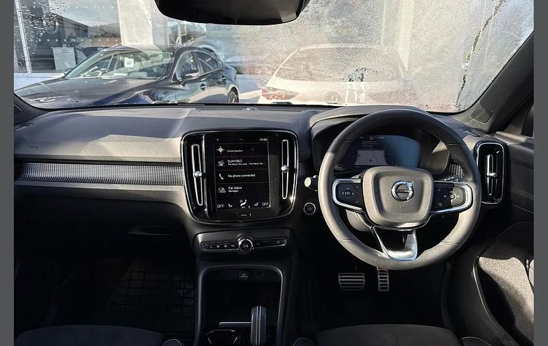 Used Volvo XC40 R-Design Pro 258 HP (189 kW) 2021 Red SUV