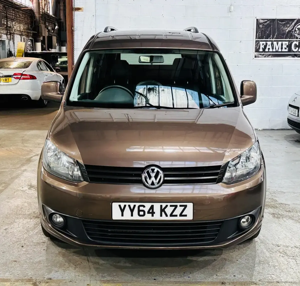 Usado VW Caddy Maxi Life 2014 Castanho Monovolume