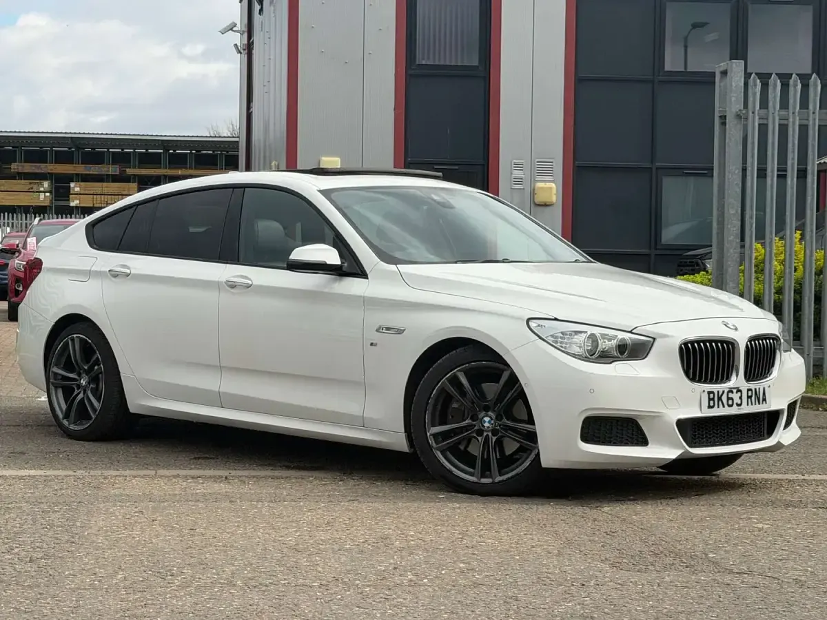 Used BMW 530 M Sport 2013 White Hatchback