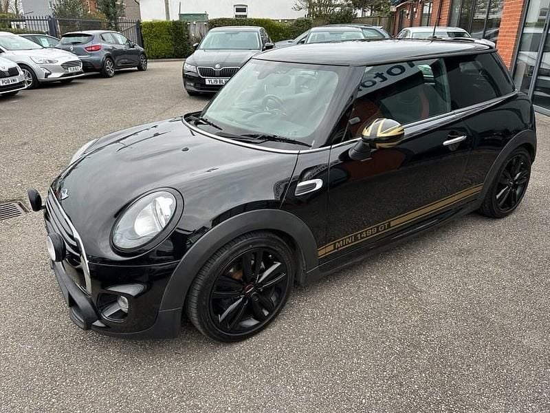 Used Mini ONE Hatch 102 HP (75 kW) 2017 Black Hatchback