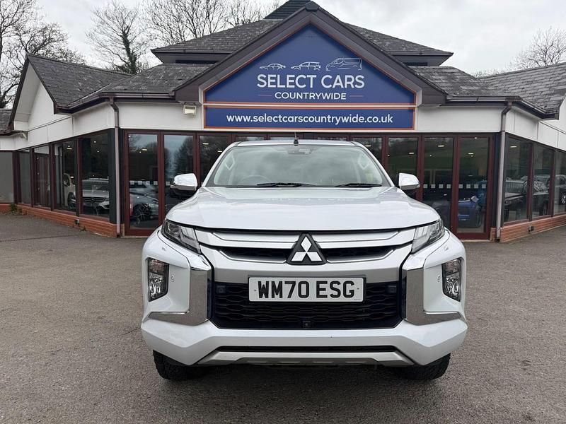 Used Mitsubishi L200 150 HP (110 kW) 2021 White Pickup