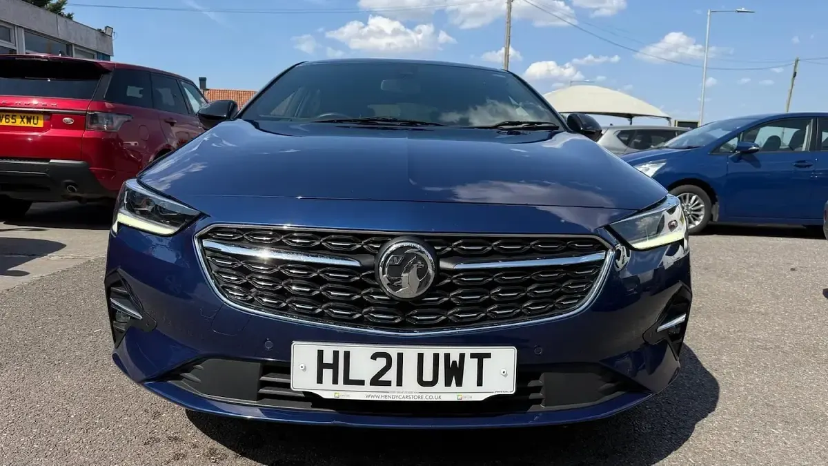 Used Vauxhall Insignia Ultimate 122 HP (89 kW) 2021 Blue Hatchback
