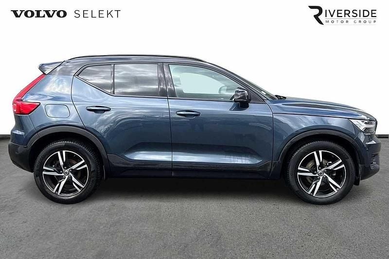 Used Volvo XC40 R-Design 163 HP (119 kW) 2022 Denim blue SUV