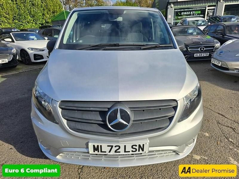 Begagnad Mercedes Vito Progressive 2023 Silver Van