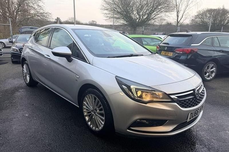 Used Vauxhall Astra Elite 150 HP (110 kW) 2016 Silver Hatchback