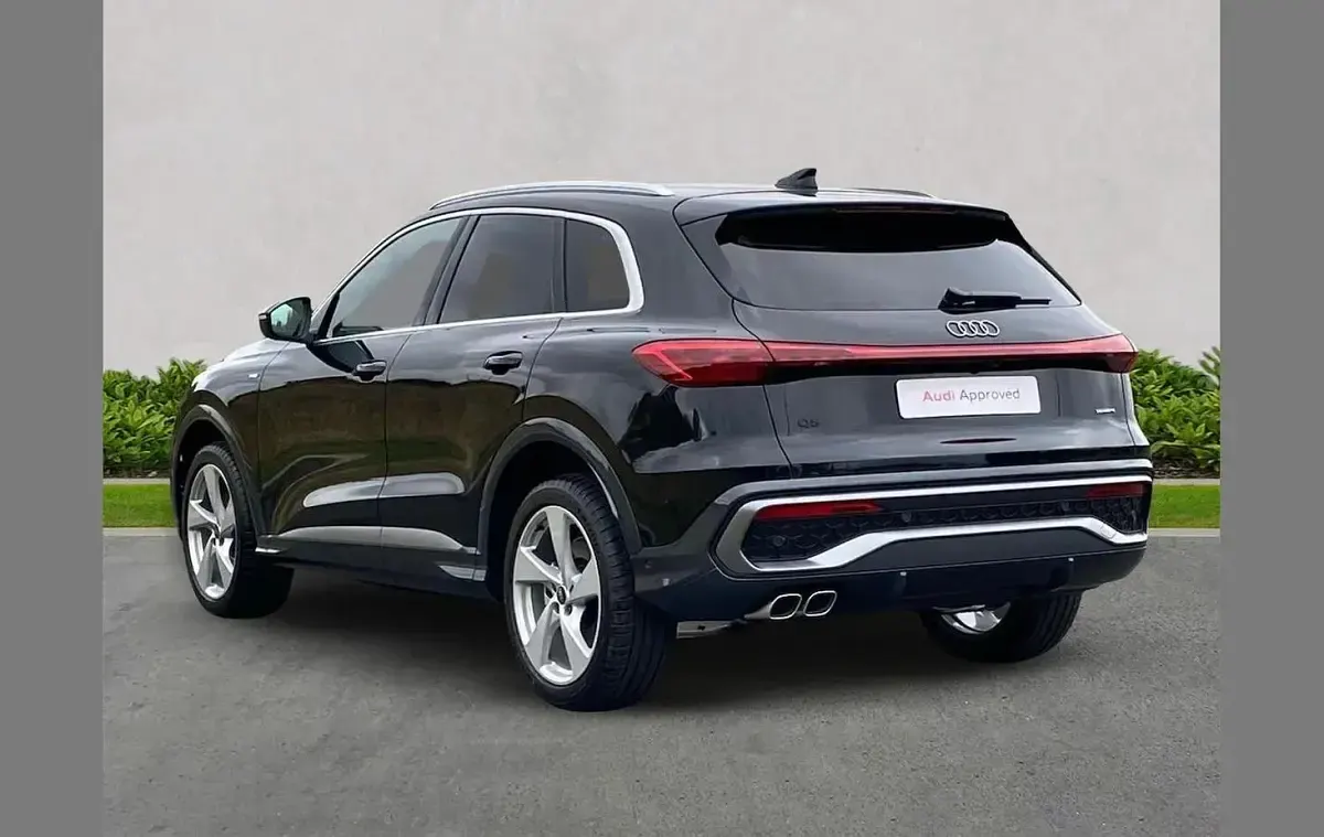 New Audi Q5 S-Line 204 HP (150 kW) 2026 Black SUV