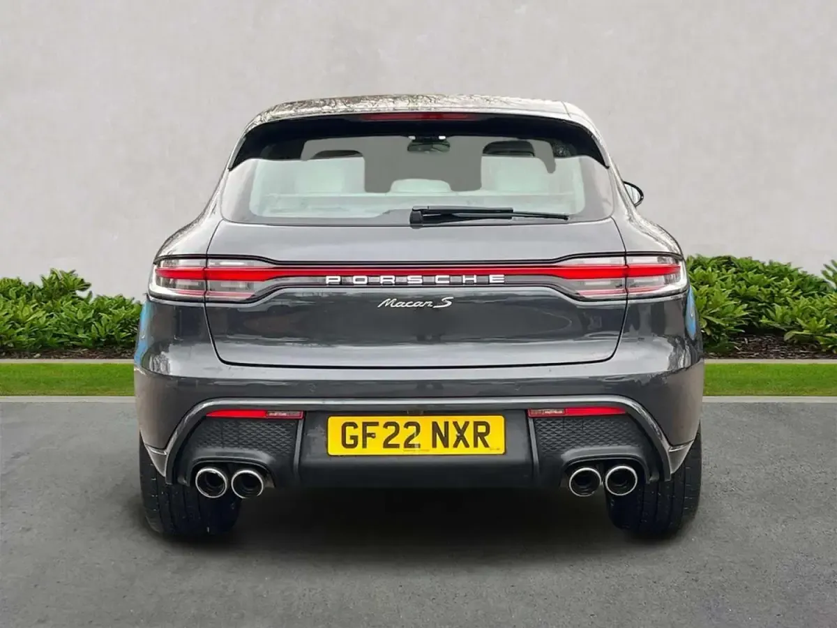Używany Porsche Macan 380 KM (279 kW) 2022 Szary SUV