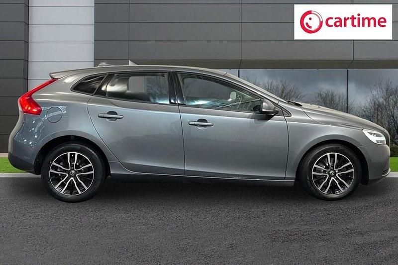 Used Volvo V40 R-Design 122 HP (89 kW) 2019 Grey Hatchback