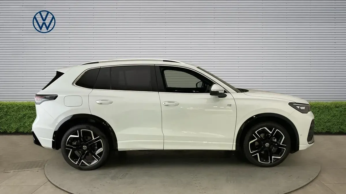 New VW Tiguan R-line 150 HP (110 kW) 2025 White SUV