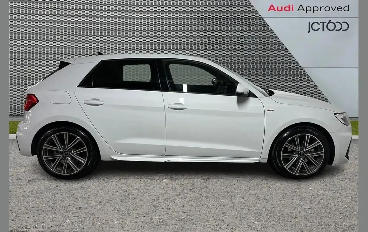 Used Audi A1 S-Line 108 HP (79 kW) 2023 White SUV