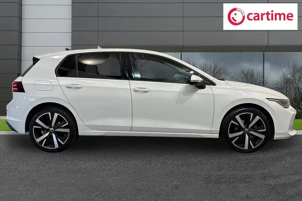 Used VW Golf VIII Match 150 HP (110 kW) 2024 White Hatchback