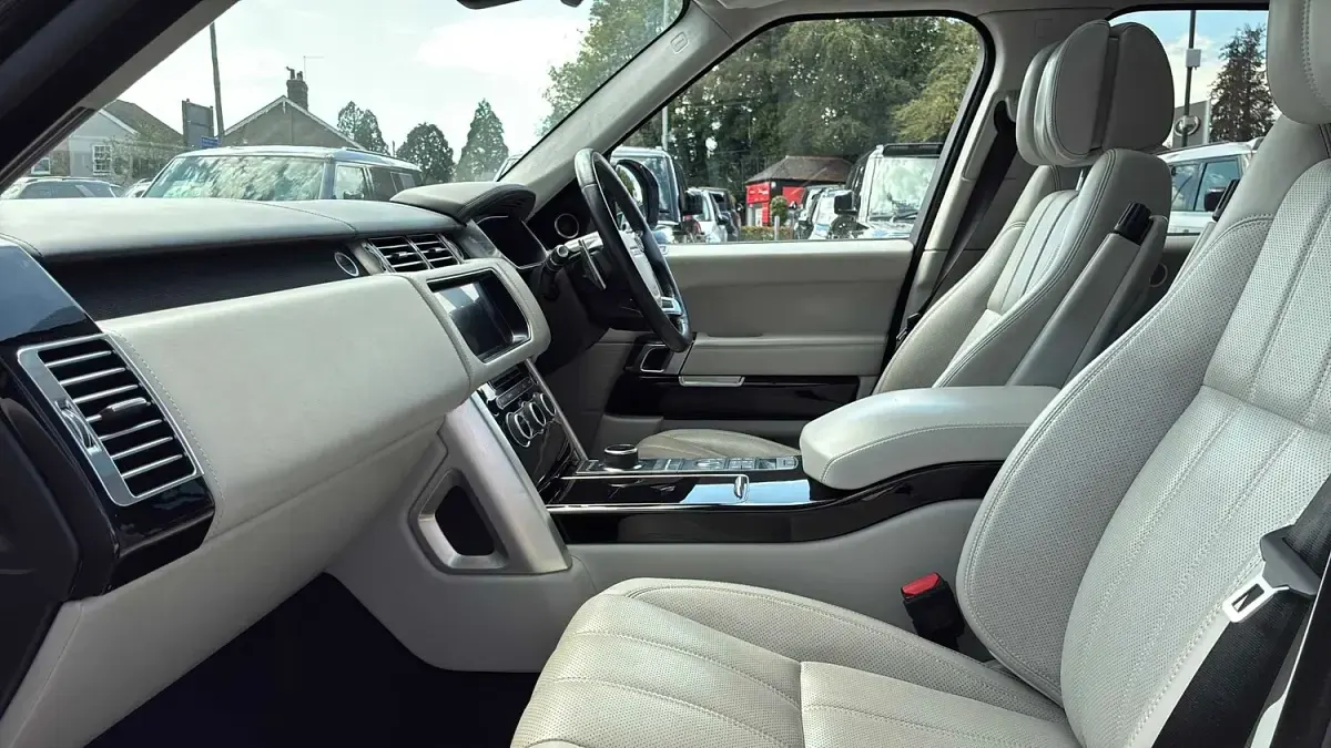 Used Land Rover Range Rover Autobiography 339 HP (249 kW) 2018 Black SUV