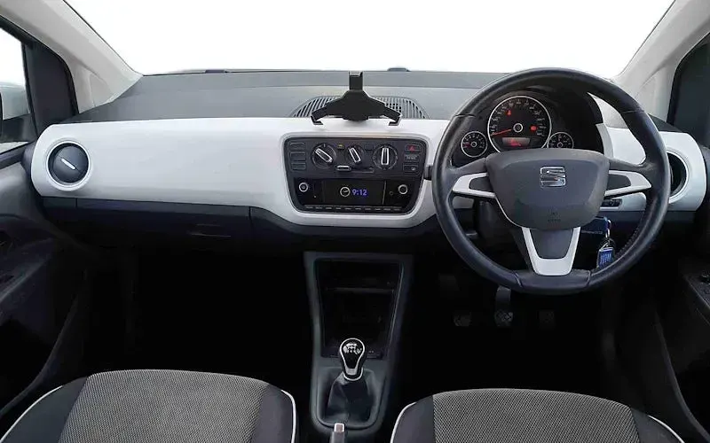 Used Seat Mii Design 60 HP (44 kW) 2017 Silver Hatchback